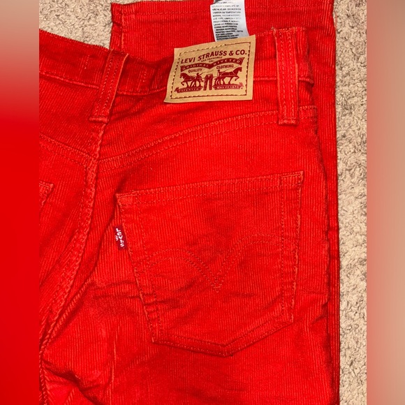 Levi’s Corduroy Ribcage Ankle Straight - Picture 8 of 9